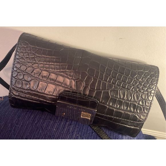 Michael Kors Black Croc-Embossed Key & Card Holder - Picture 2 of 6